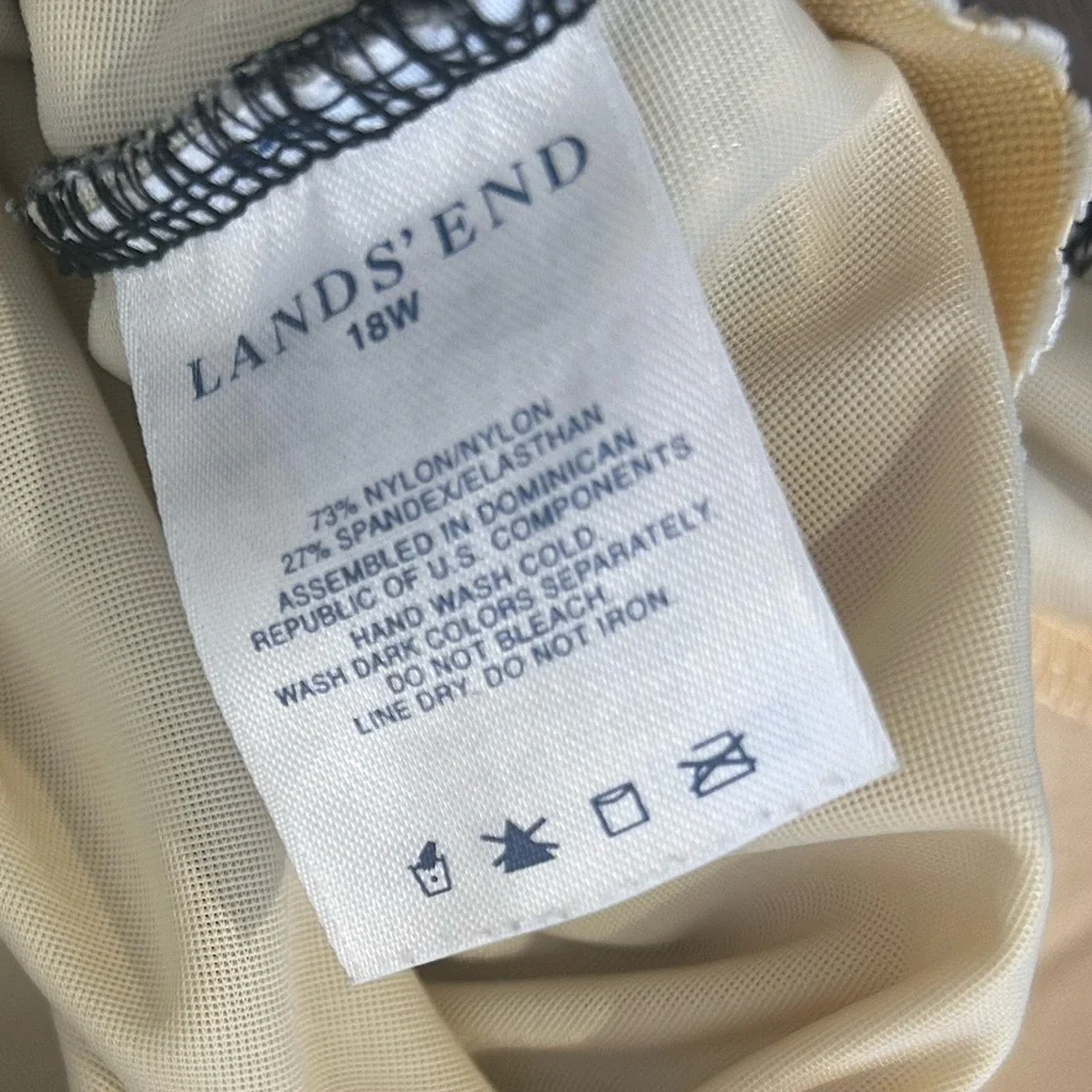 Lands' End Swimsuit Tank Plus 18W Padded Shelf Bra Side Ruching Black Leaf Print - Picture 6 of 7